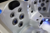 Гидромассажный СПА бассейн Joyee SPA London-L